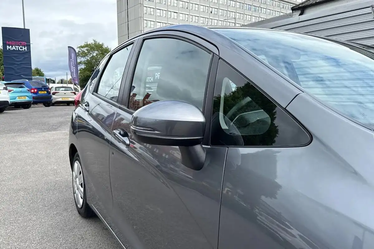 2020-honda-jazz-13-i-vtec-s-big-17