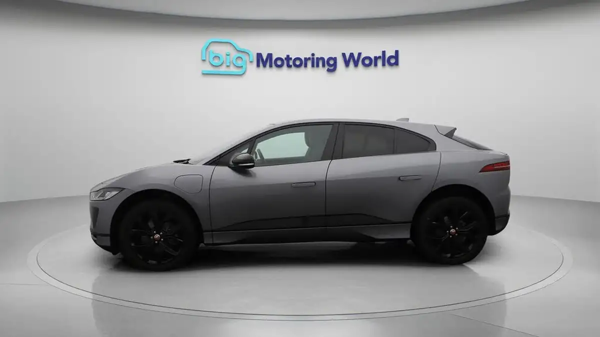 2022-jaguar-i-pace-ev400-black-big-4