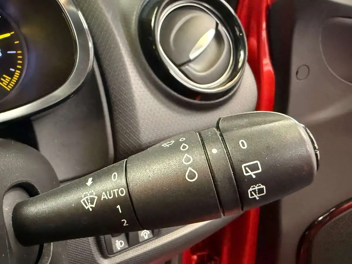 2015-renault-clio-09-dynamique-s-big-23