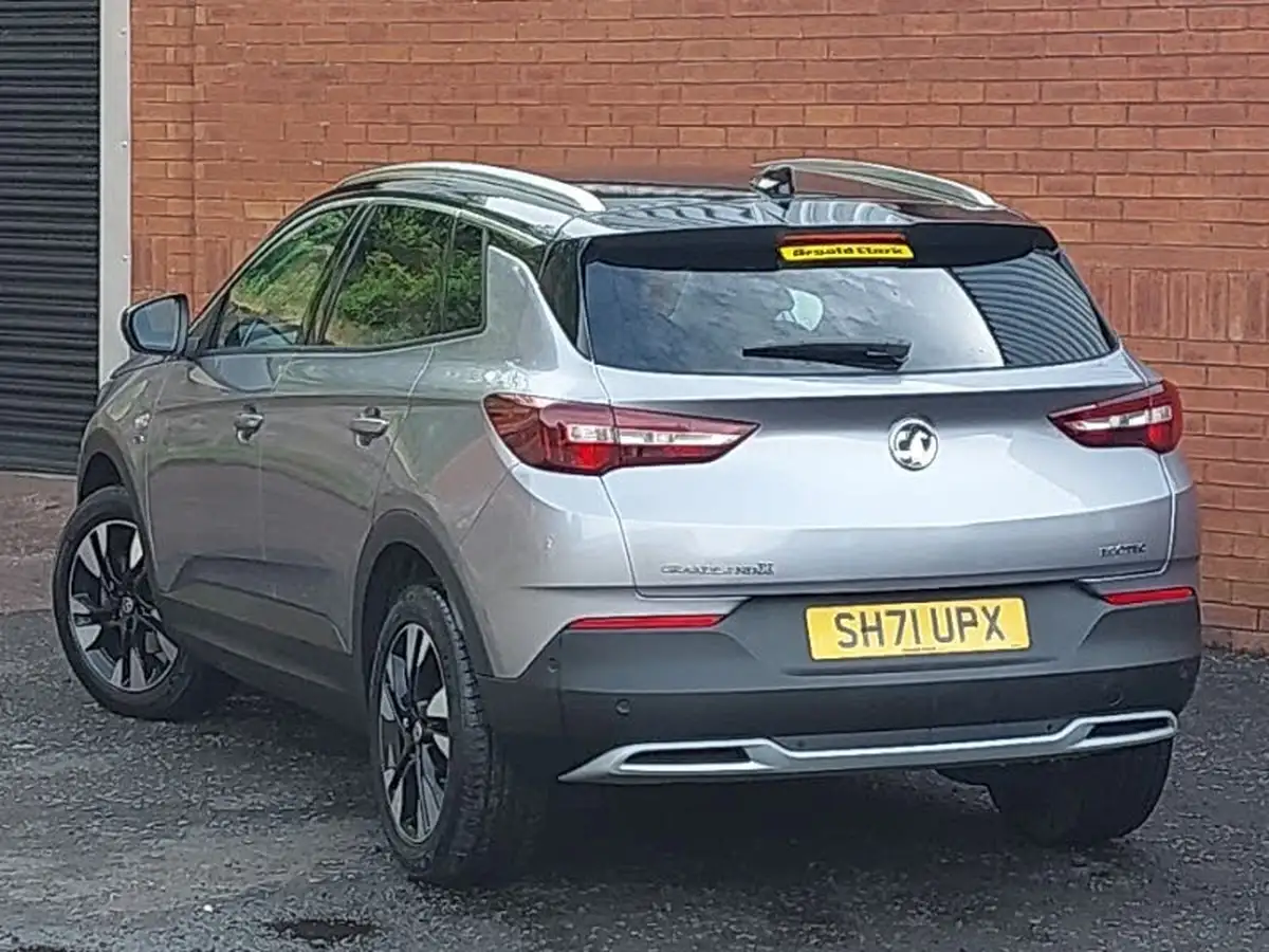2022-vauxhall-grandland-x-12-griffin-big-1