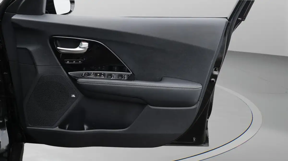 2021-kia-e-niro-ev-4-big-15