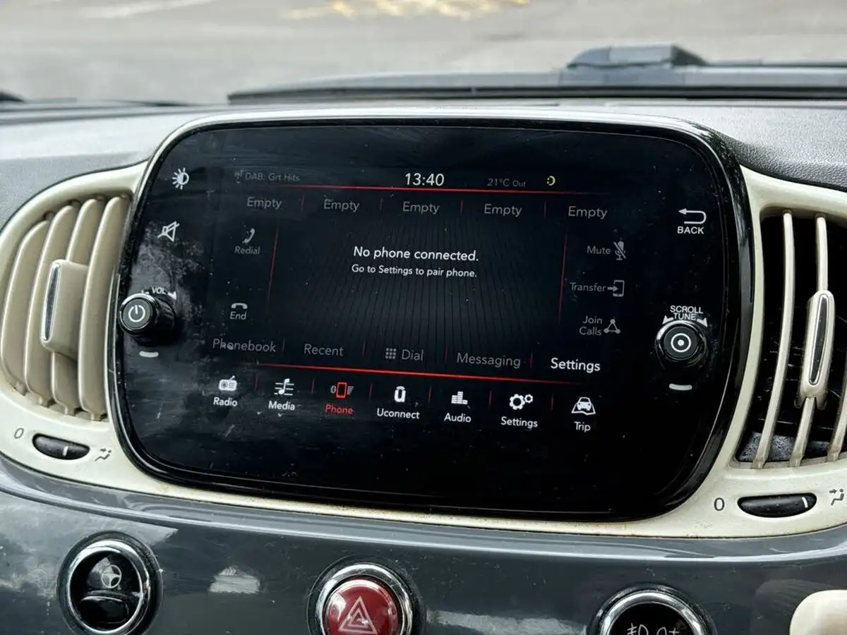 2019-fiat-500c-12-lounge-big-24