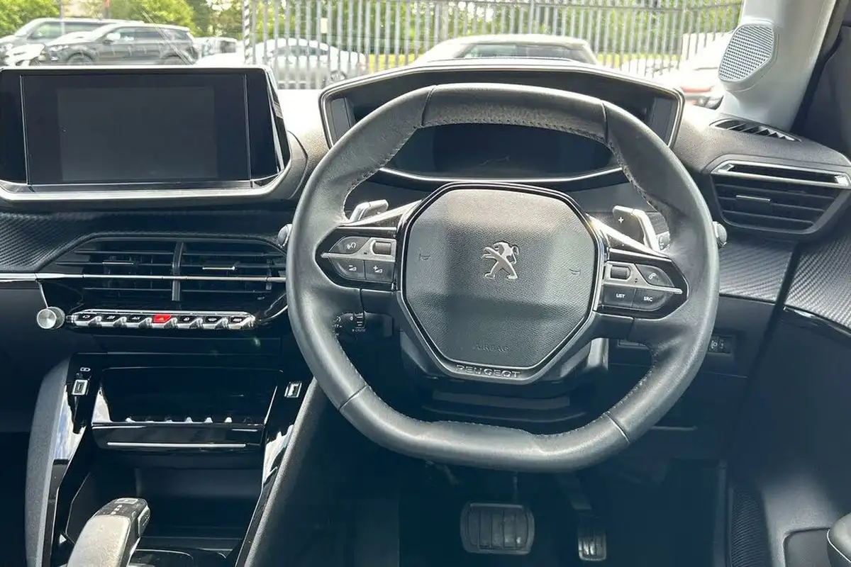 2021-peugeot-208-12-puretech-allure-premium-100bhp-eat8-big-22