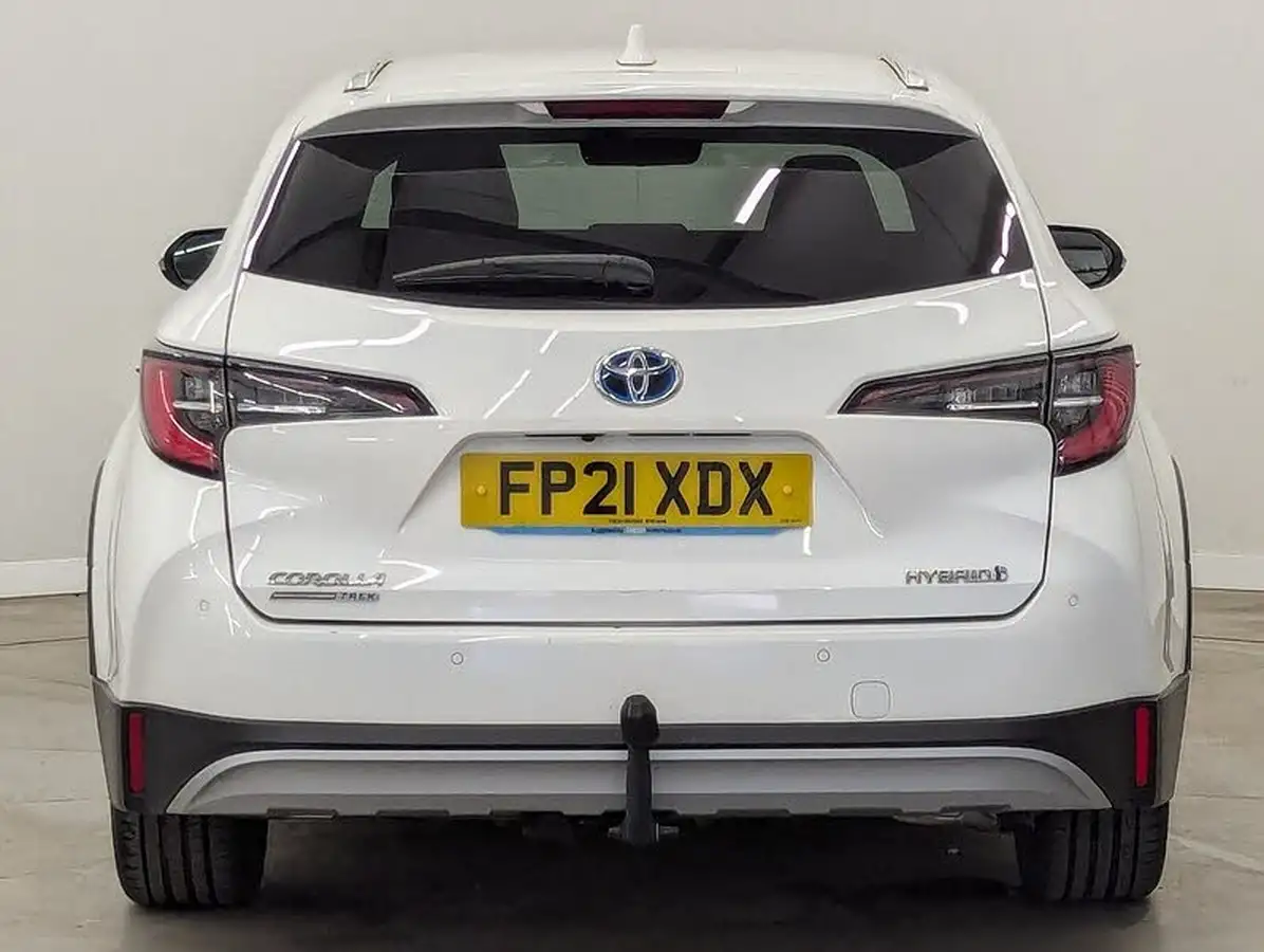 2021-toyota-corolla-18-vvt-i-trek-big-11