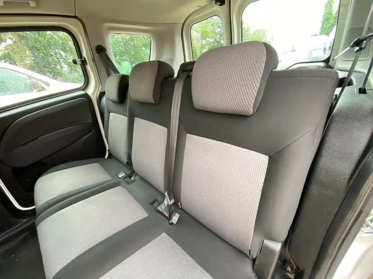 2020-fiat-doblo-cargo-13td-l1h1-tecnico-passenger-big-11