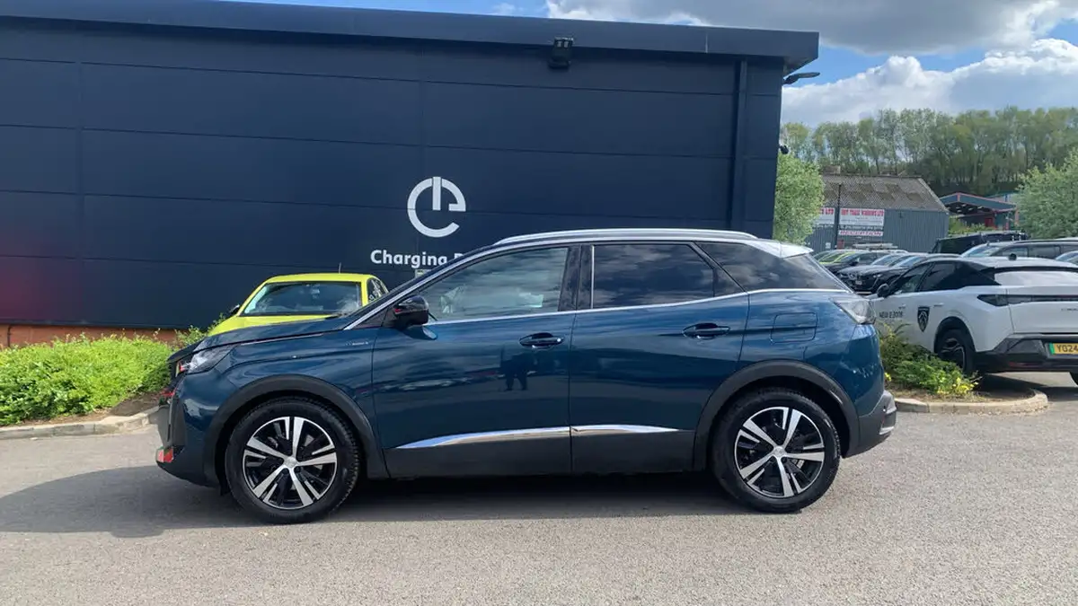 2022-peugeot-3008-suv-16-puretech-gt-premium-300bhp-4wd-hybrid4-e-eat8-big-5