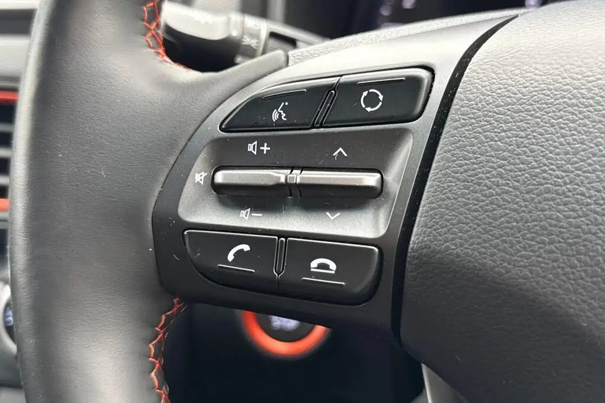 2018-hyundai-kona-10-t-gdi-premium-se-1-tone-roof-big-31