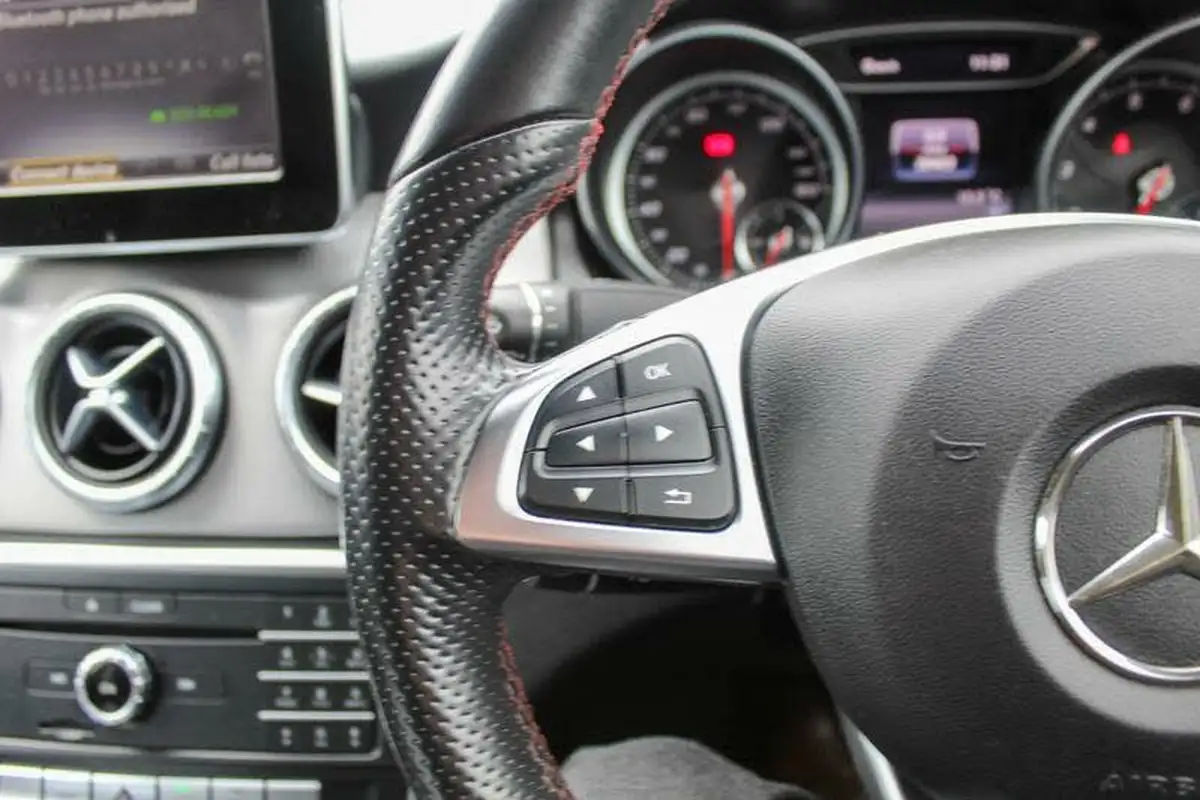 2018-mercedes-benz-cla-16-cla-180-amg-line-coupe-4d-big-28