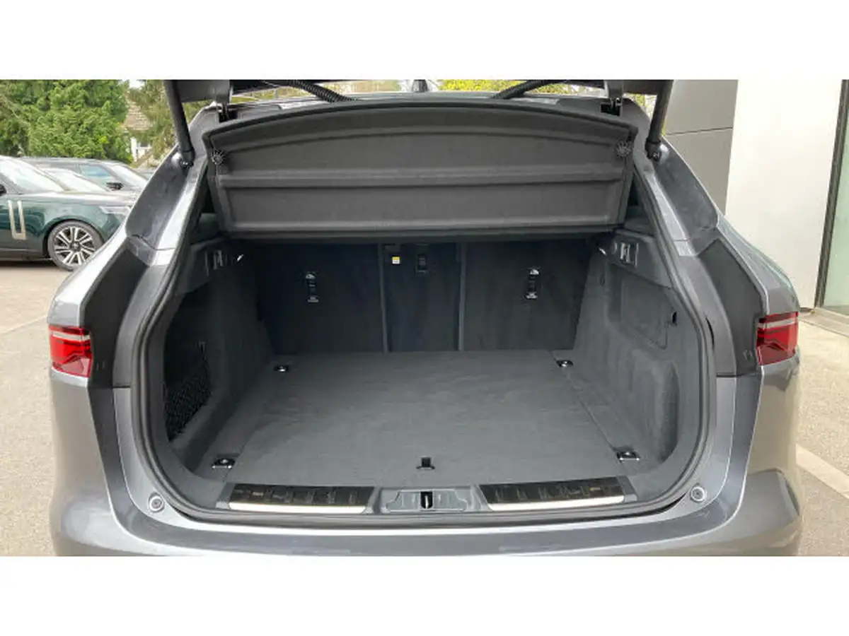 2024-jaguar-f-pace-20-d200-r-dynamic-hse-black-big-9