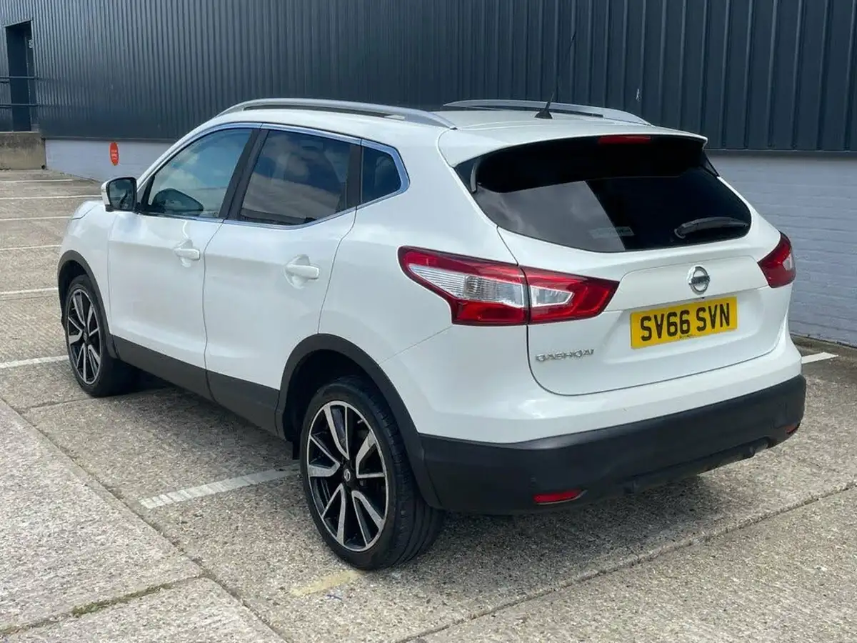 2016-nissan-qashqai-15dci-tekna-big-69
