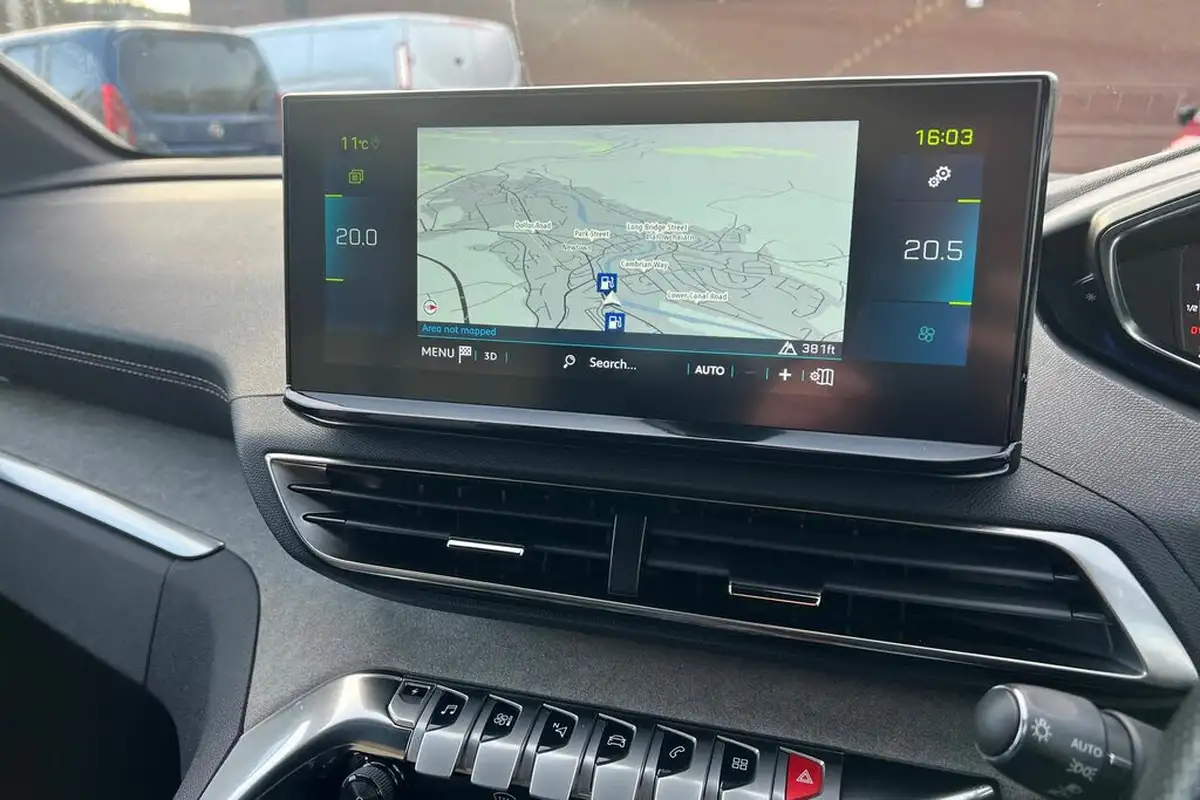2021-peugeot-3008-suv-16-puretech-gt-premium-300bhp-4wd-hybrid4-e-eat8-big-19