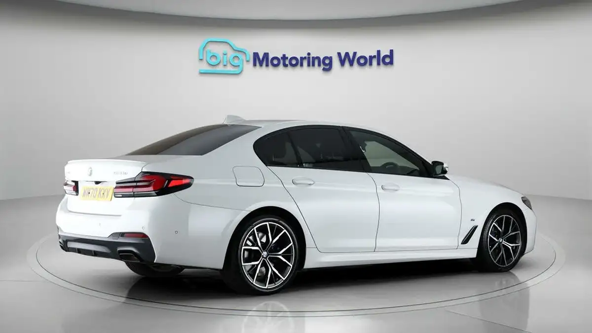 2021-bmw-5-series-20-530e-xdrive-m-sport-saloon-4d-big-7