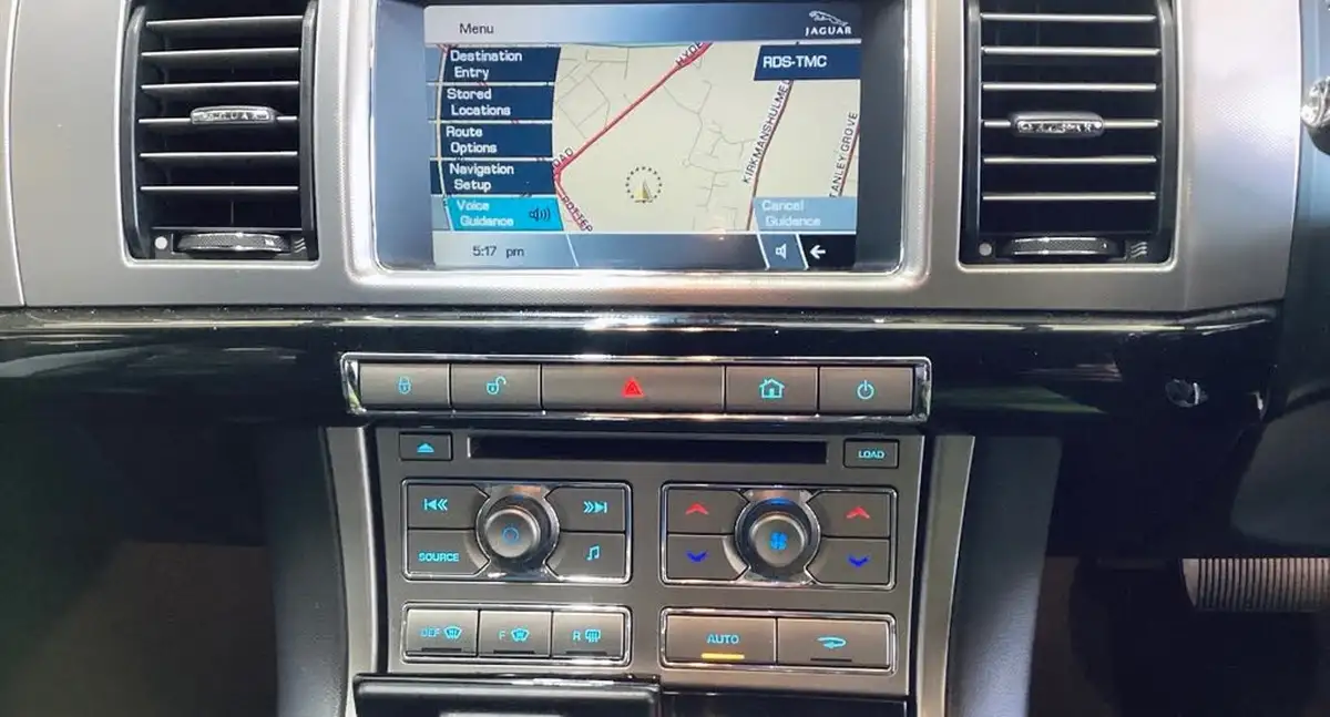 2010-jaguar-xf-30td-s-portfolio-big-3