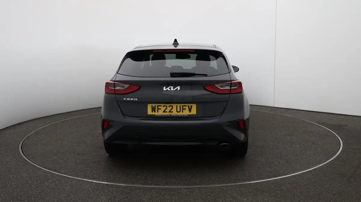 2022-kia-ceed-15-t-gdi-3-hatchback-big-57