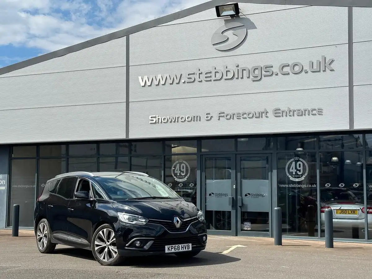 2018-renault-grand-scenic-13-tce-signature-big-0