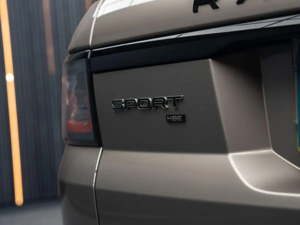 2021-land-rover-range-rover-sport-30-d300-hse-dynamic-big-24