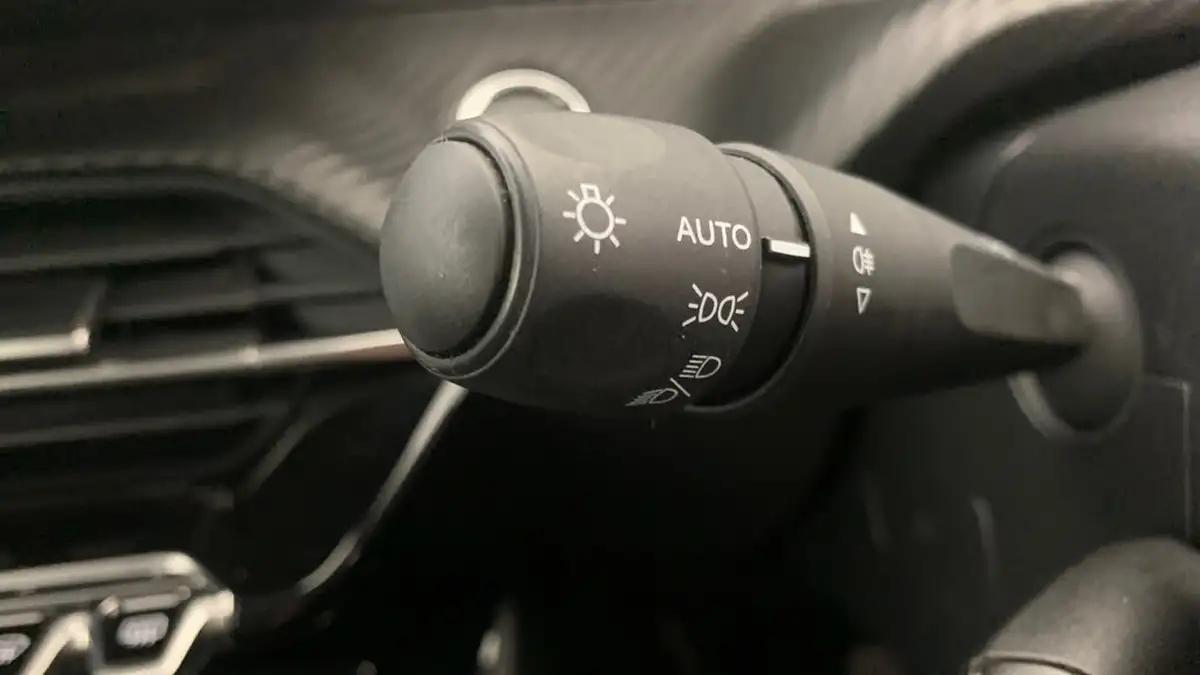 2022-peugeot-208-12-puretech-active-premium-75ps-big-34