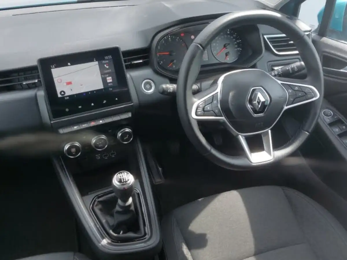 2022-renault-clio-10-tce-iconic-edition-big-6