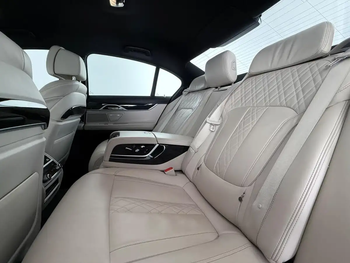 2017-bmw-7-series-30td-730d-m-sport-big-18