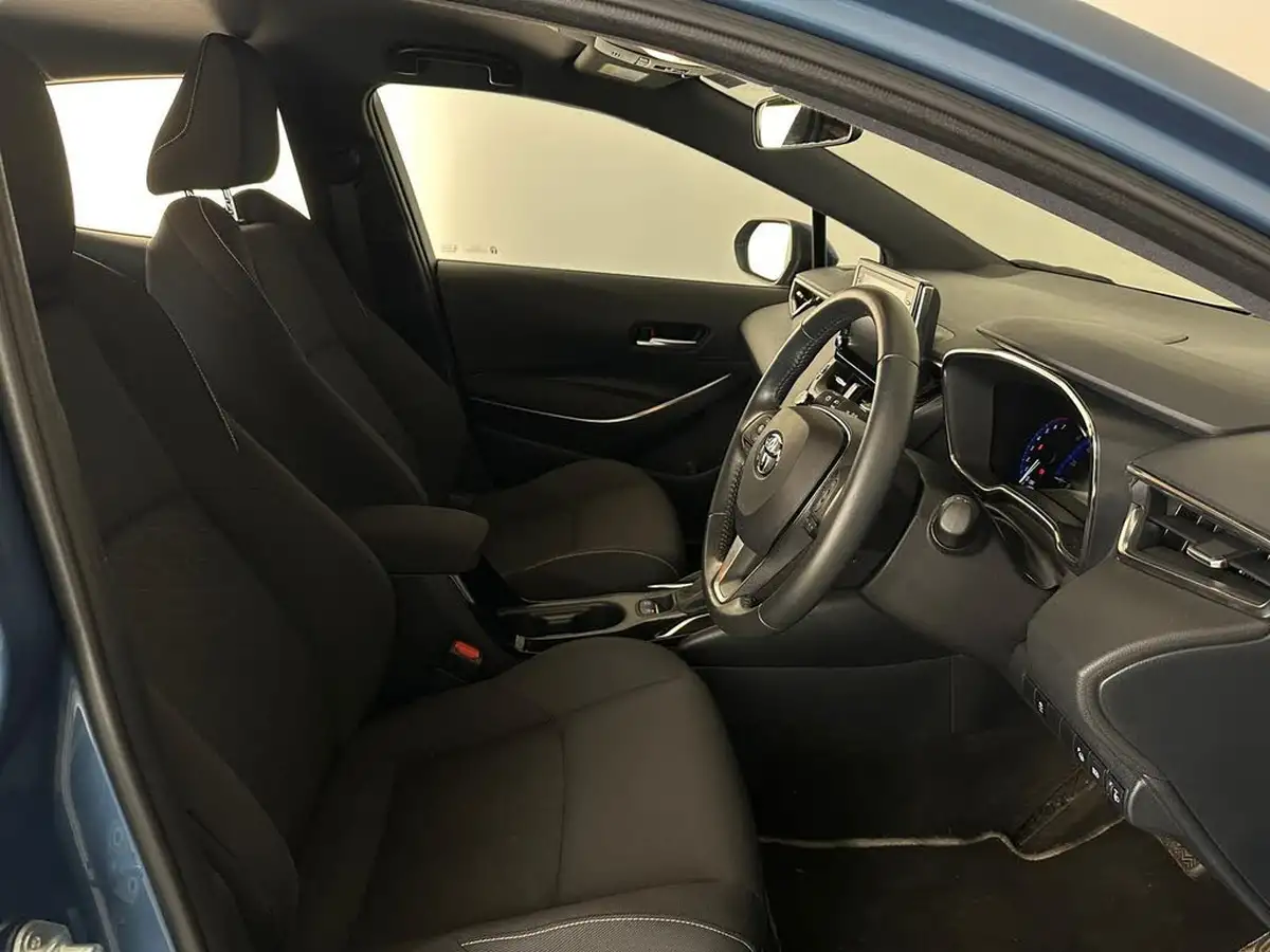 2021-toyota-corolla-18-vvt-i-icon-tech-trk-hatchback-5d-big-11