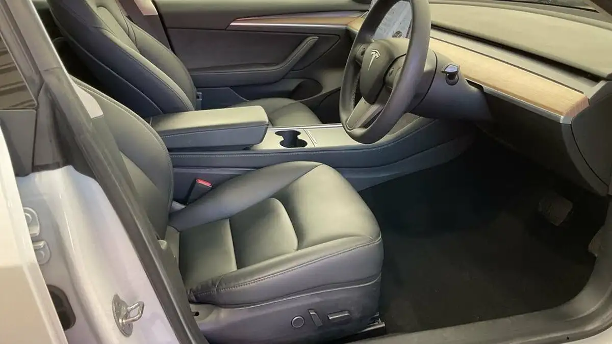 2021-tesla-model-3-e-long-range-awd-big-2