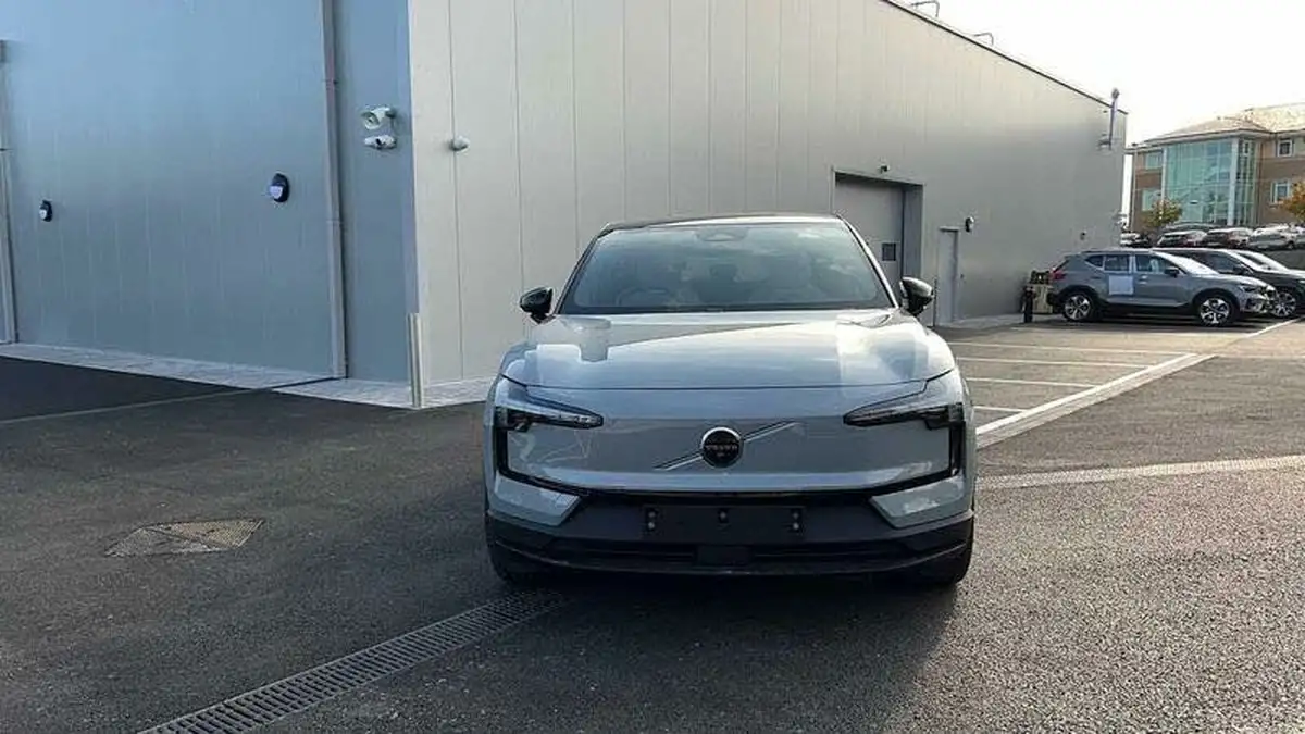 2024-volvo-ex30-e-twin-ultra-big-11