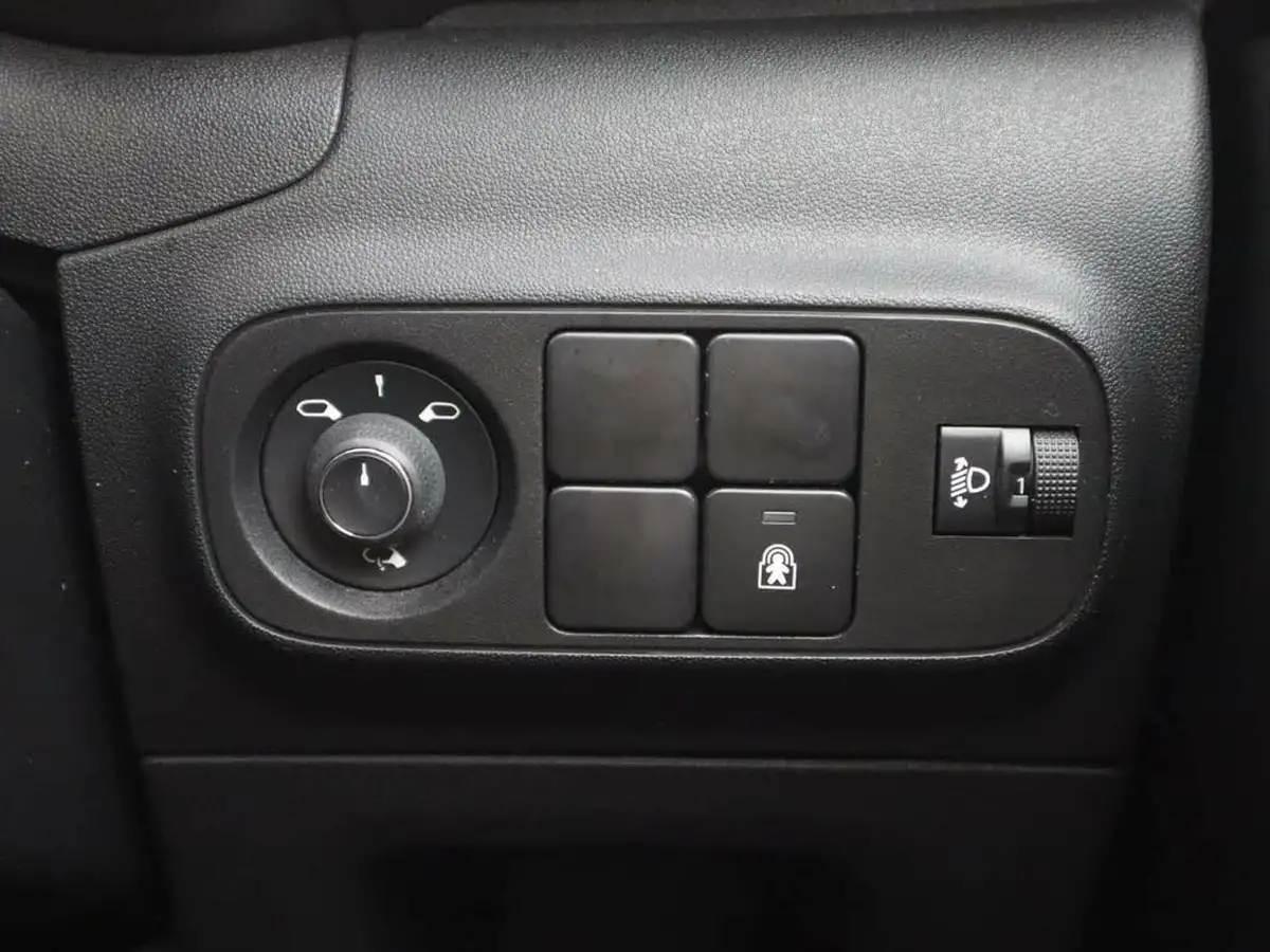 2022-citroen-c3-12-puretech-c-series-big-32
