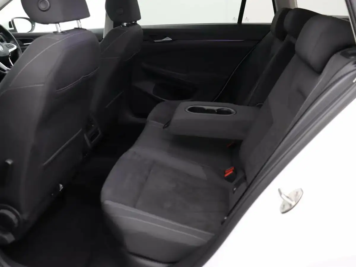 2022-volkswagen-golf-20tdi-style-150ps-estate-dsg-big-16