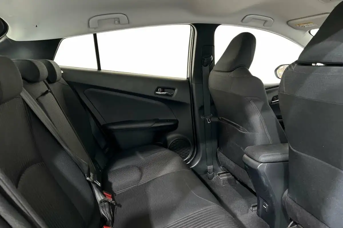 2021-toyota-prius-18-vvt-i-business-edition-plus-awd-cvt-big-9