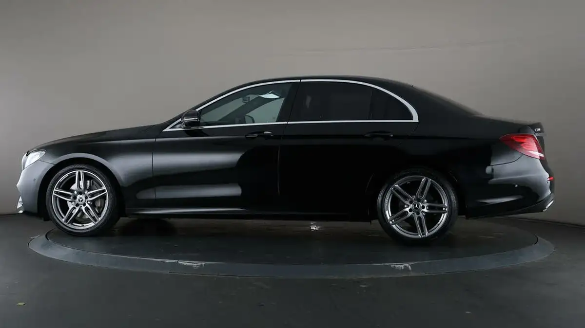 2019-mercedes-benz-e-class-20-e200-amg-line-saloon-4d-big-35