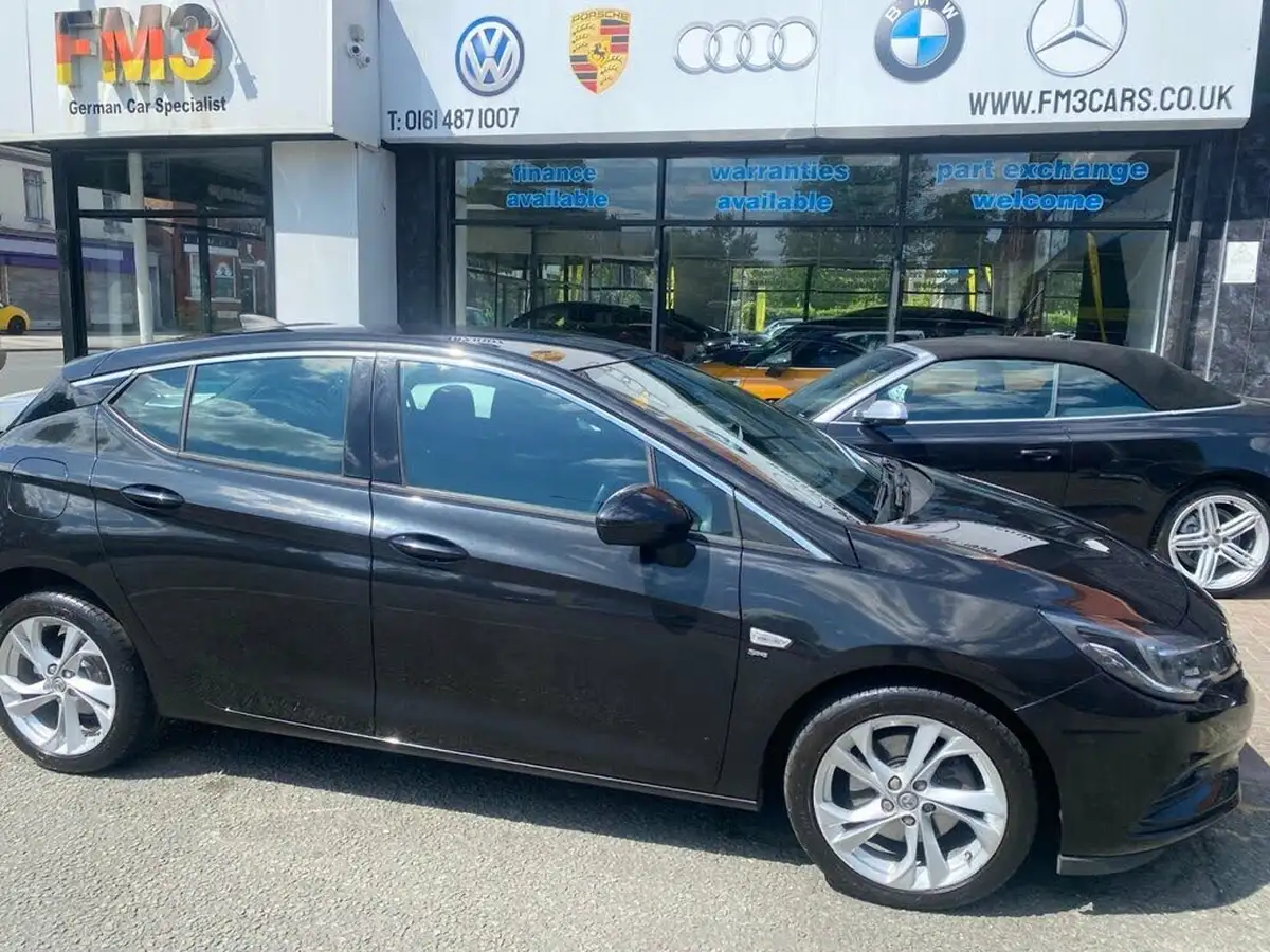 2015-vauxhall-astra-16cdti-sri-nav-136ps-ss-hatchback-big-1