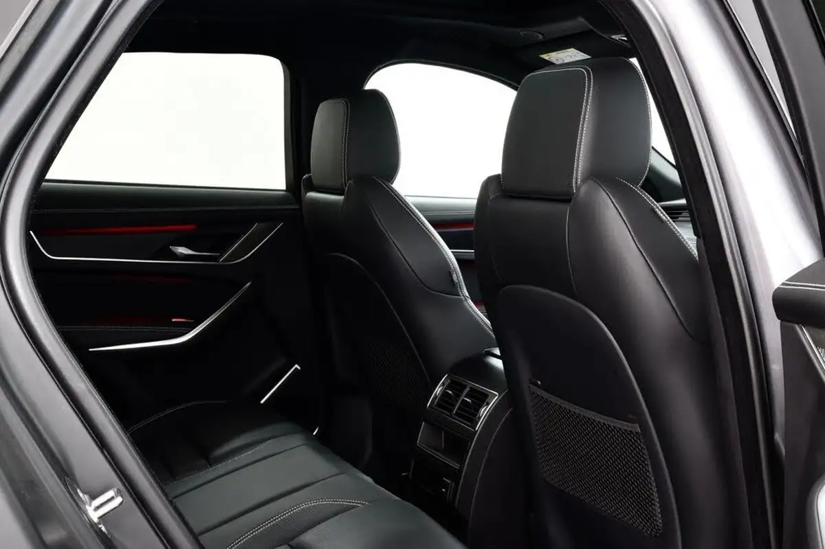 2023-jaguar-f-pace-20-d200-r-dynamic-black-big-5