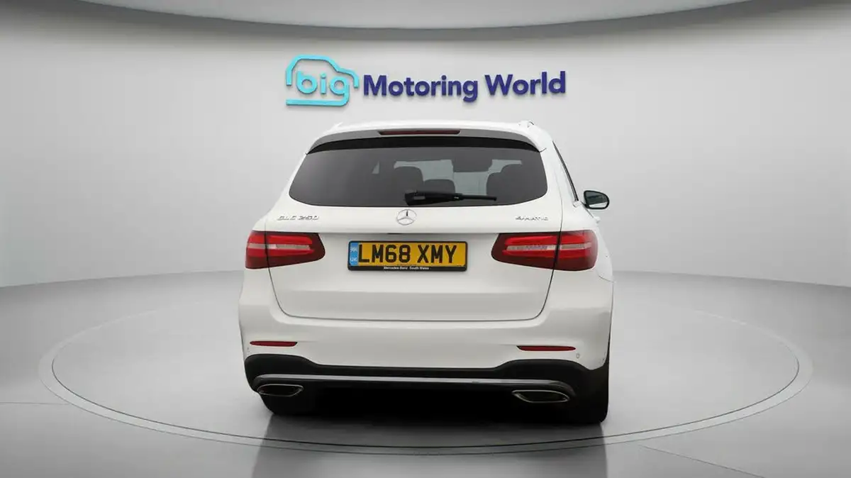 2018-mercedes-benz-glc-class-20-glc250-amg-line-ss-station-wagon-5d-big-6