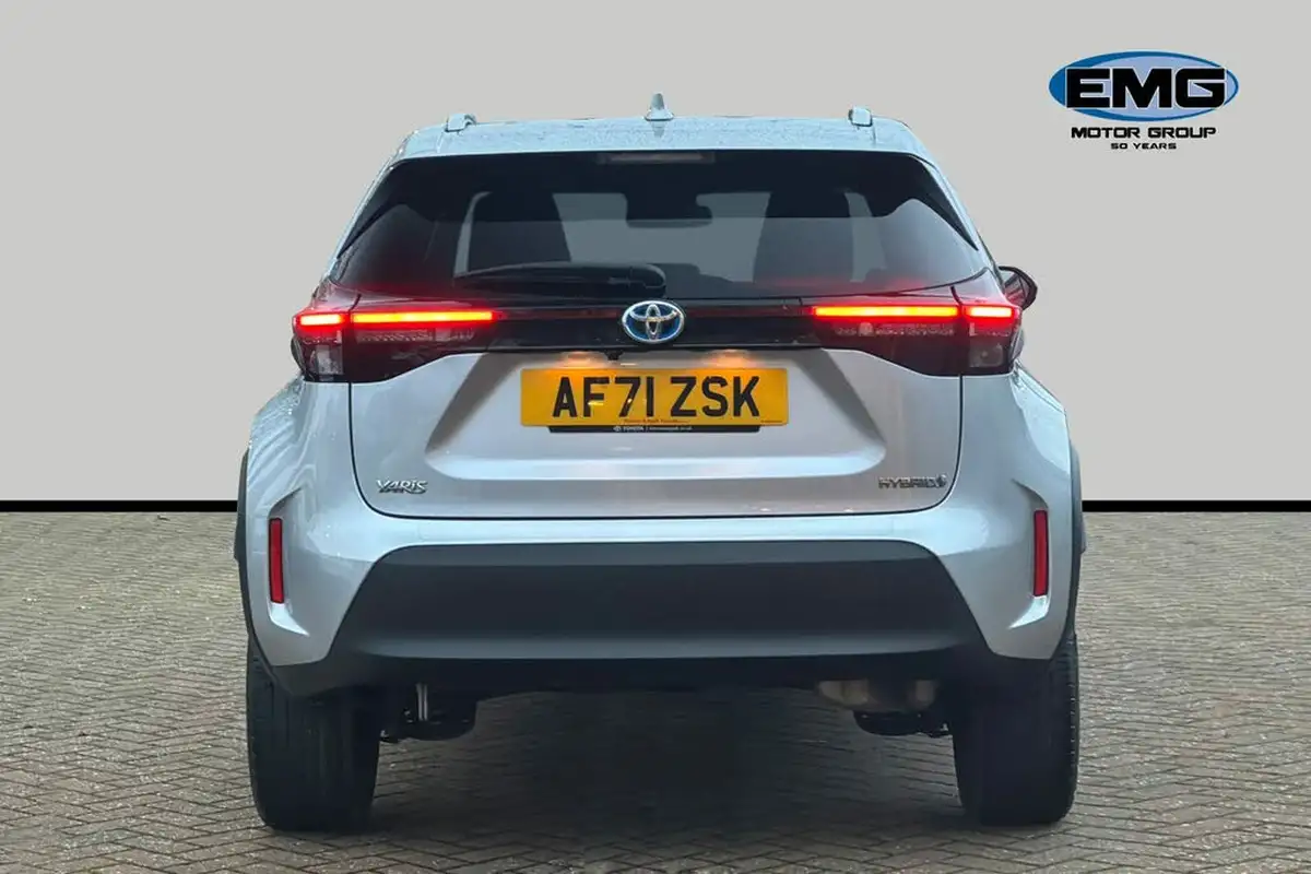 2022-toyota-yaris-15-vvt-i-design-panoramic-roof-big-5