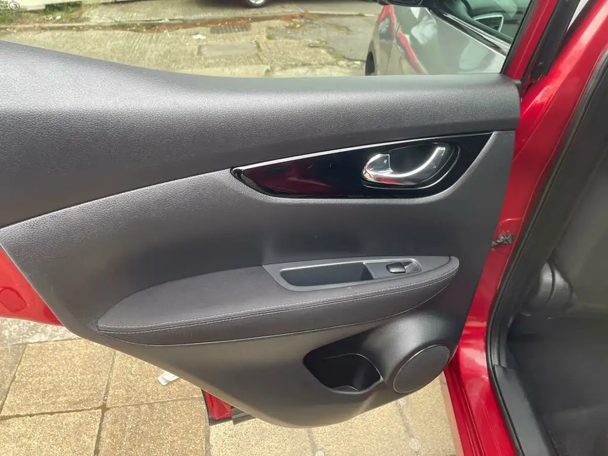 2015-nissan-qashqai-12-n-tec-xtronic-cvt-big-14