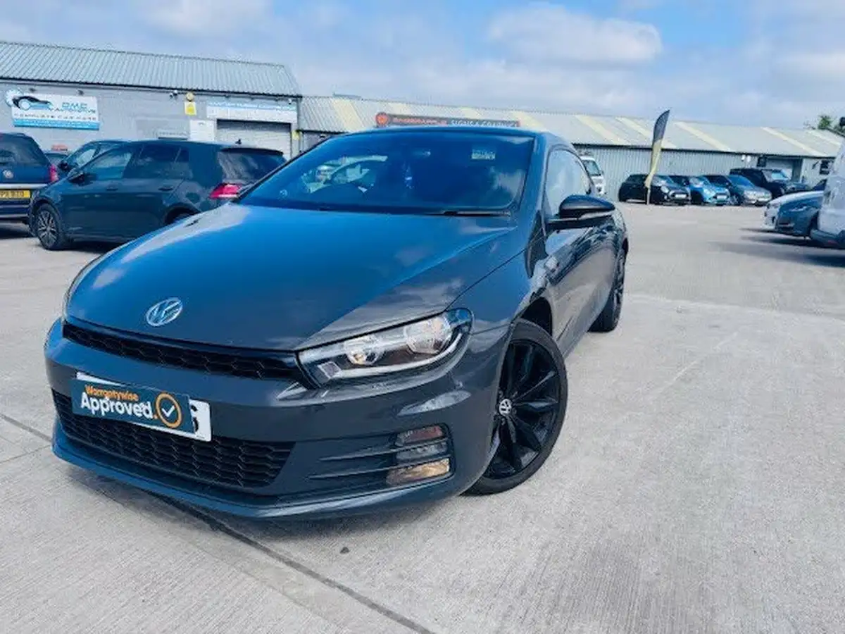 2017-volkswagen-scirocco-20tdi-gt-black-edition-150ps-bmt-big-9
