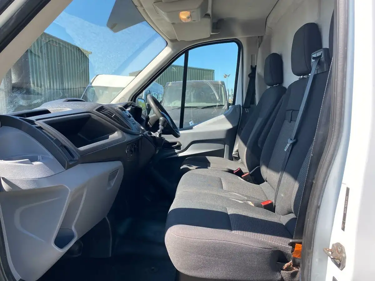 2017-ford-transit-20tdci-310-l2h2-105pseu6-big-9