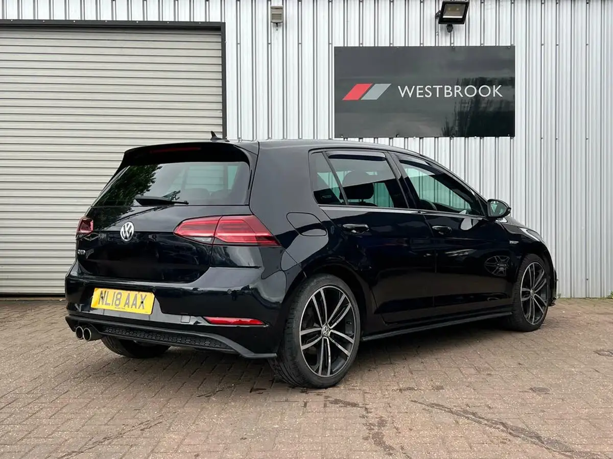 2018-volkswagen-golf-20tdi-gtd-hatchback-5d-big-7