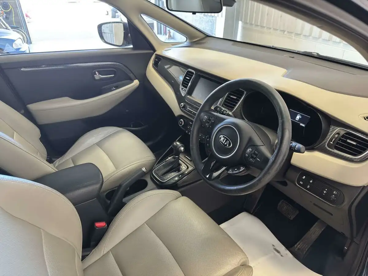 2017-kia-carens-17crdi-4-dct-big-14