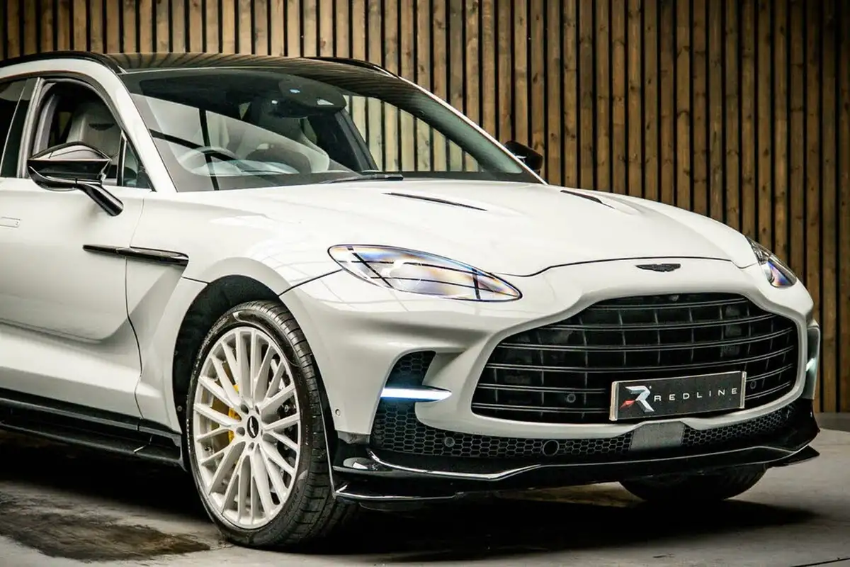 2022-aston-martin-dbx-40-v8-big-11