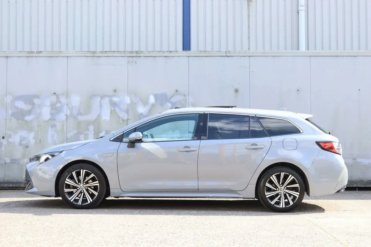 2021-toyota-corolla-20-vvt-i-design-spare-wheel-touring-sports-big-3