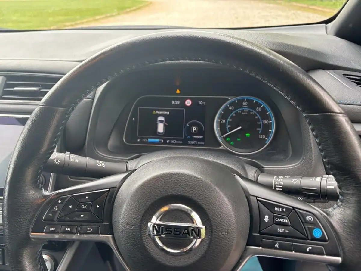 2020-nissan-leaf-e-e-n-tec-big-26