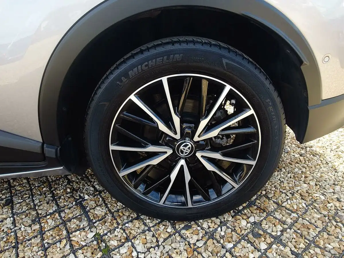 2020-toyota-c-hr-18-vvt-i-excel-big-12