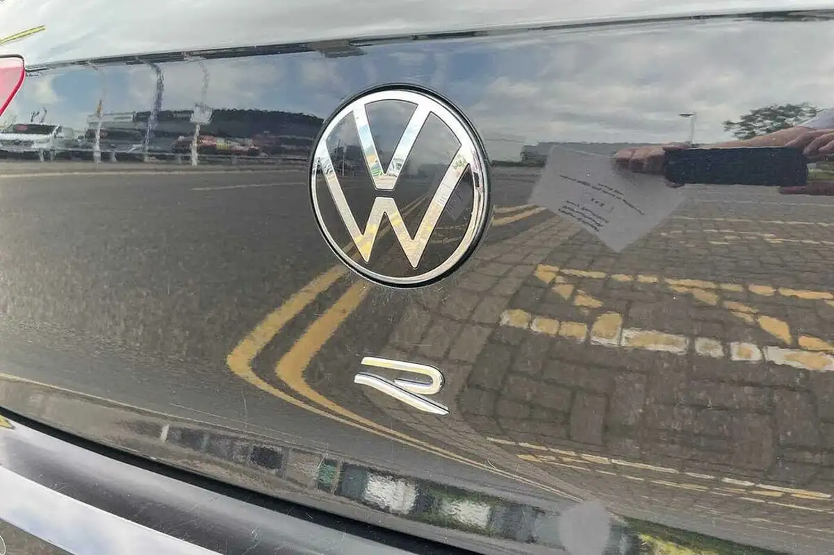 2021-volkswagen-golf-20-tsi-r-hatchback-big-24