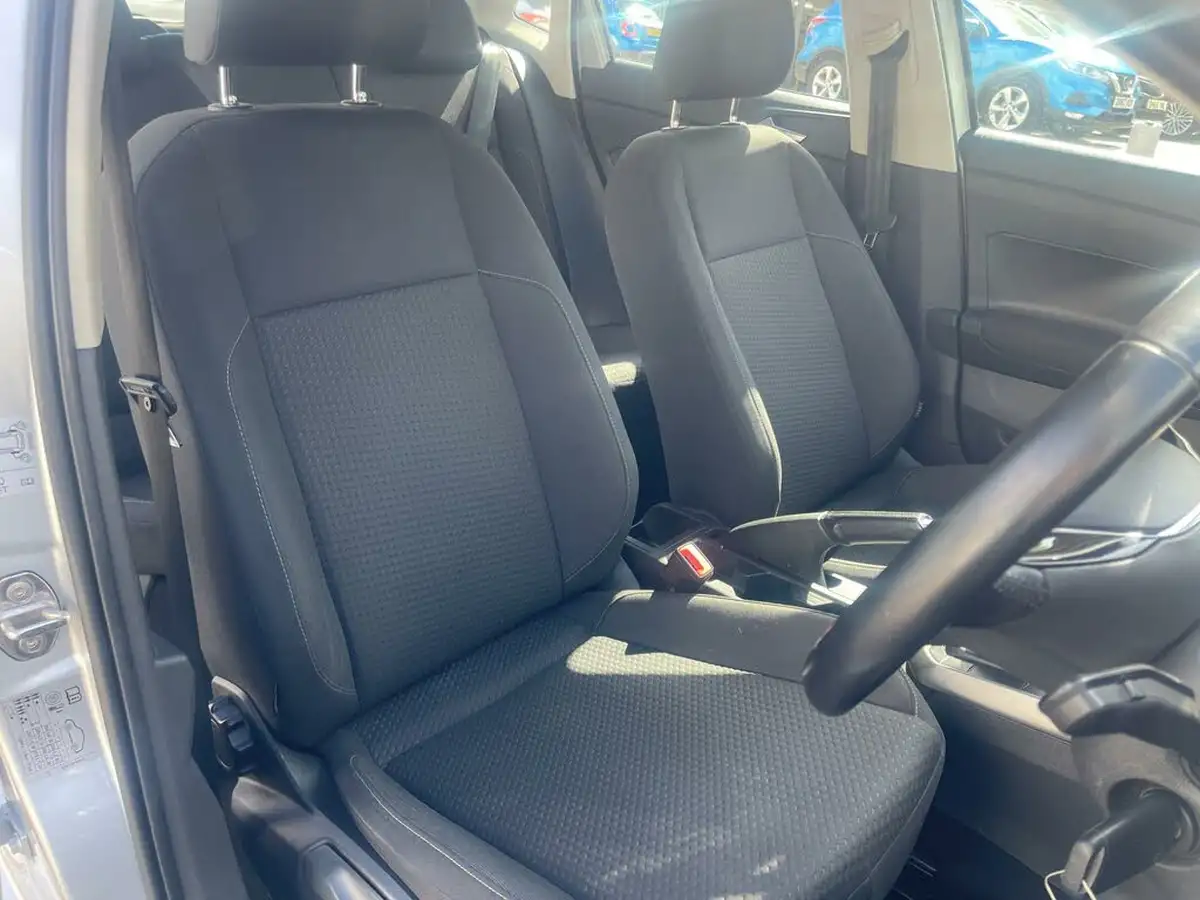 2019-volkswagen-polo-10-tsi-se-ss-big-33