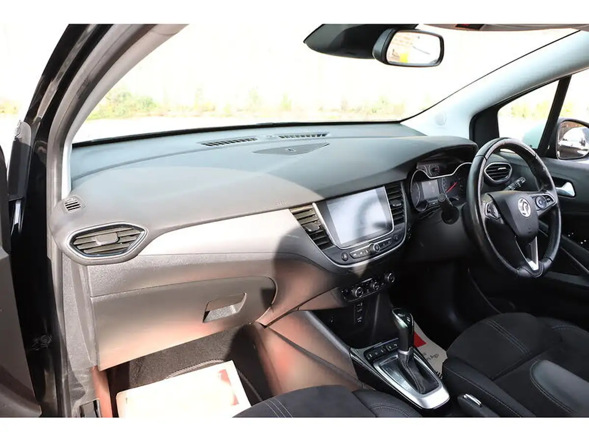 2021-vauxhall-crossland-big-28