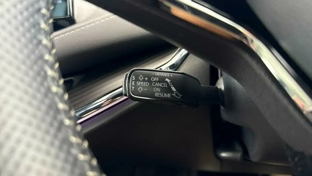 2022-skoda-enyaq-e-80-vrs-big-12