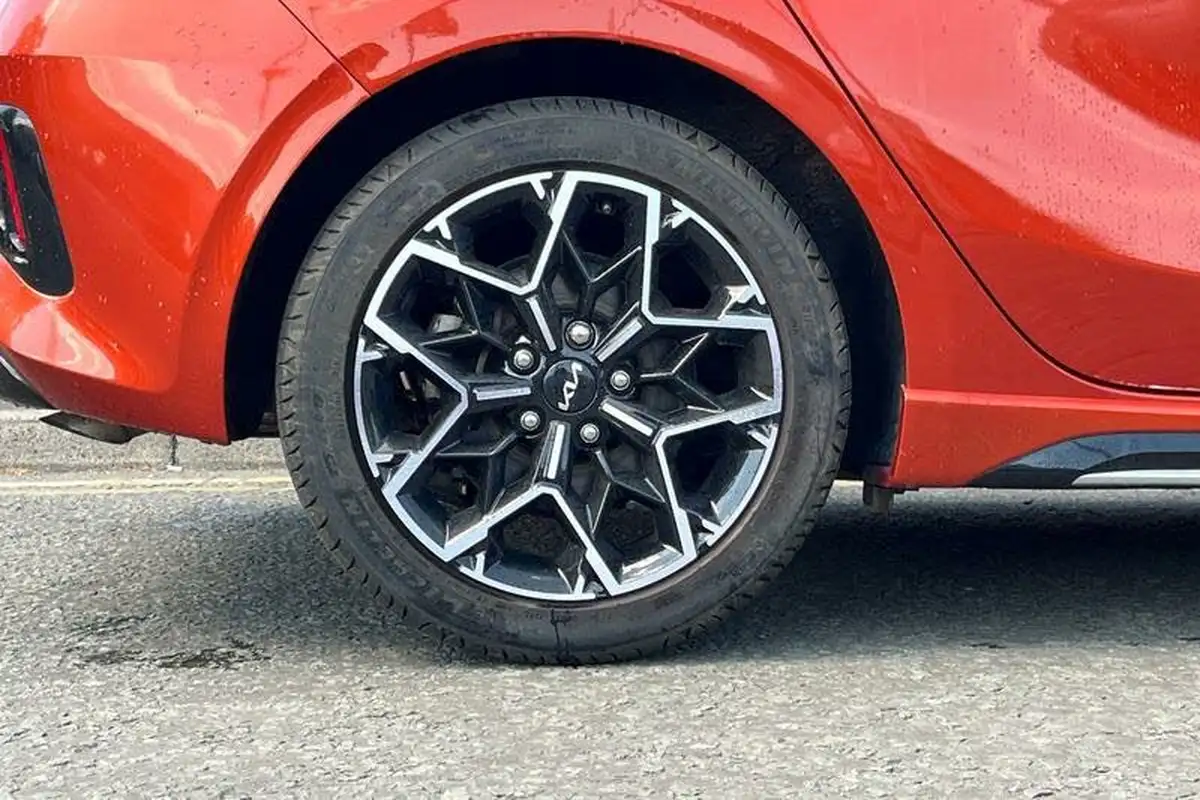 2022-kia-ceed-15-t-gdi-gt-line-big-7