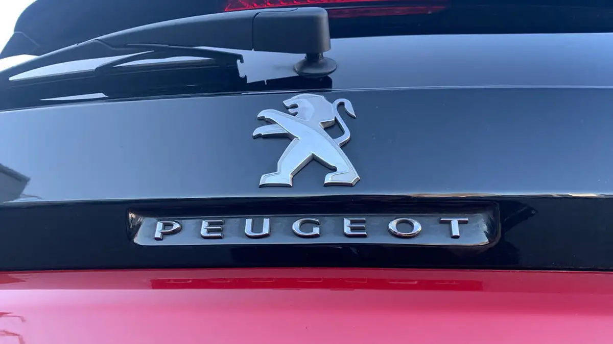2023-peugeot-5008-suv-16-puretech-gt-big-26