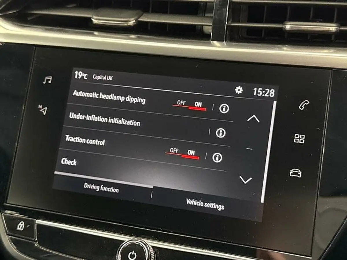 2021-vauxhall-corsa-12i-griffin-edition-big-28